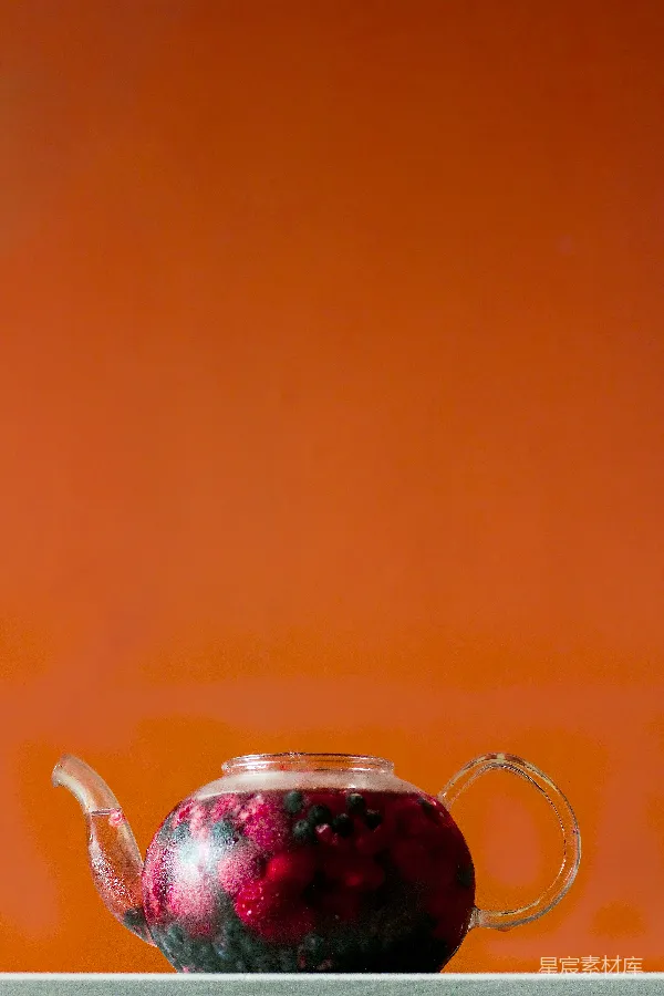 高清摄影 玻璃茶壶中的水果茶