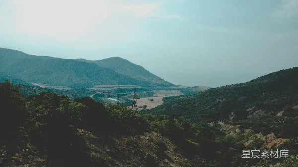 高清摄影 白天拍摄的山景