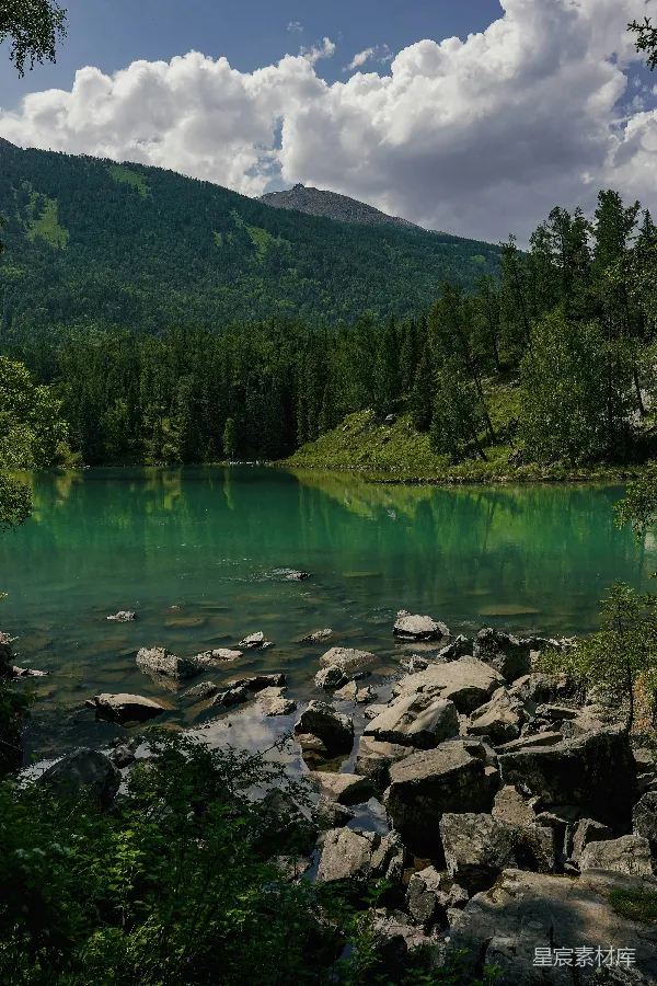 高清摄影 碧湖山景