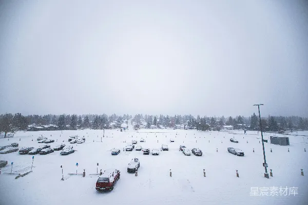 高清摄影 雪中停车场