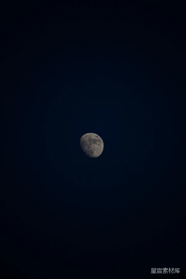 高清摄影 夜空中的一轮明月