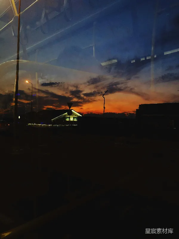 高清摄影 夕阳下的城市街景