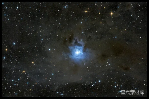 高清摄影 神秘星云：蓝色光芒与星尘的交响