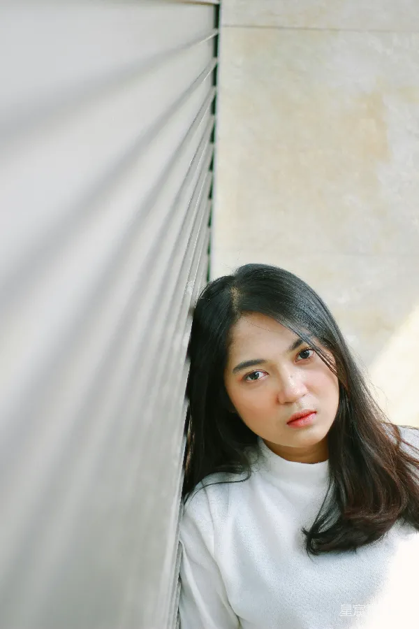 高清摄影 窗边的凝视