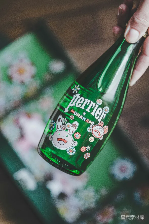 高清摄影 Perrier x Murakami艺术合作款