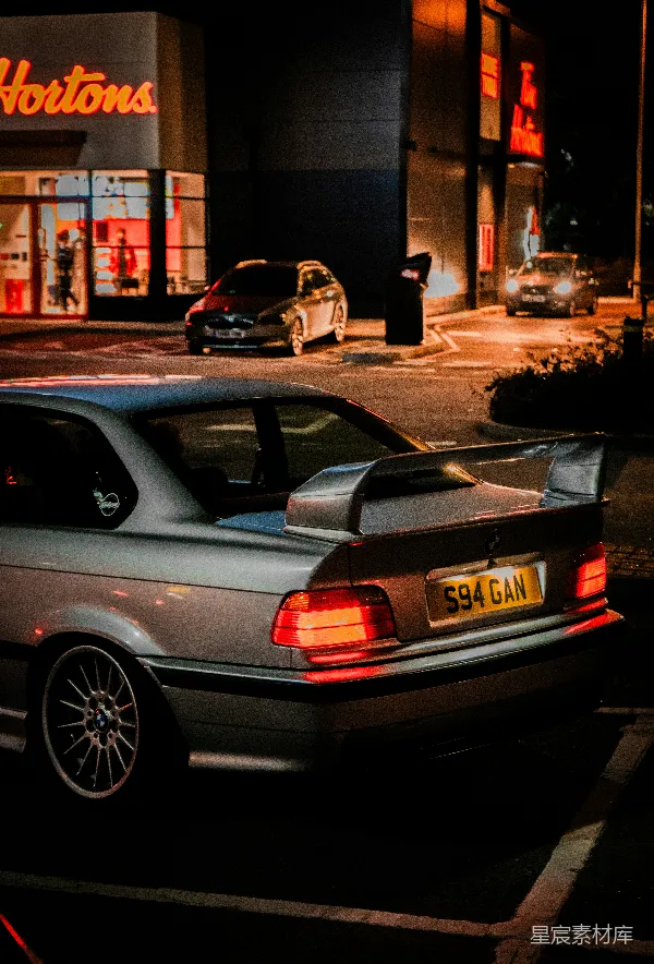 高清摄影 夜色中的复古车
