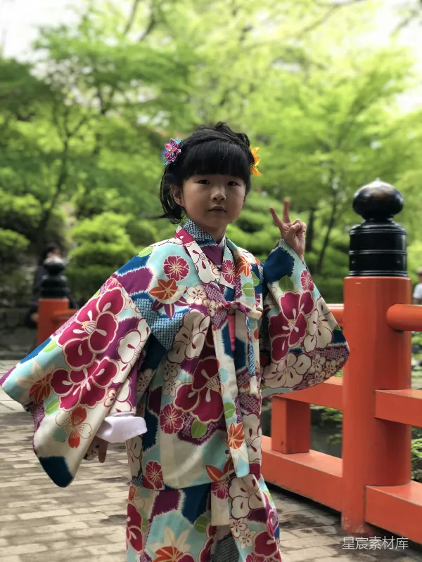 高清摄影 穿着和服的小女孩