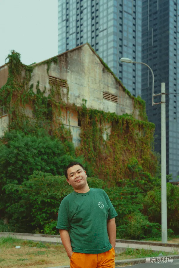 高清摄影 绿意盎然的城市角落
