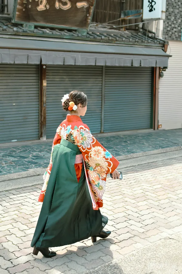 高清摄影 和服女子的街角漫步