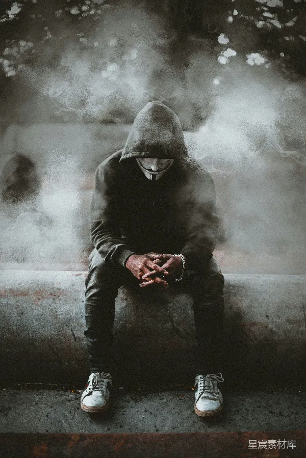高清摄影 阴郁街头的蒙面人