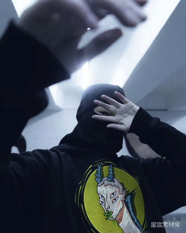 高清摄影 暗夜中的神秘自拍