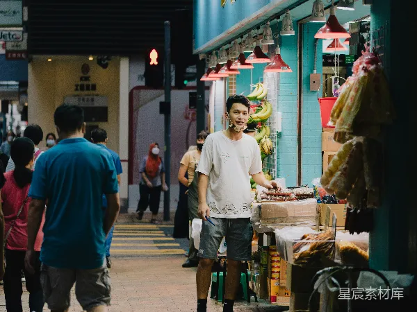 高清摄影 街头夜市的摊贩