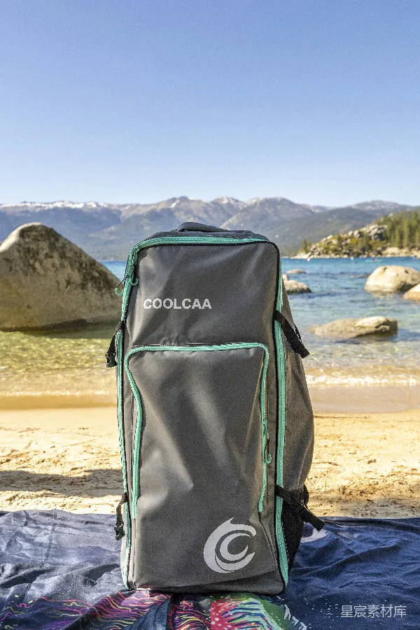 高清摄影 COOLCAA背包户外展示