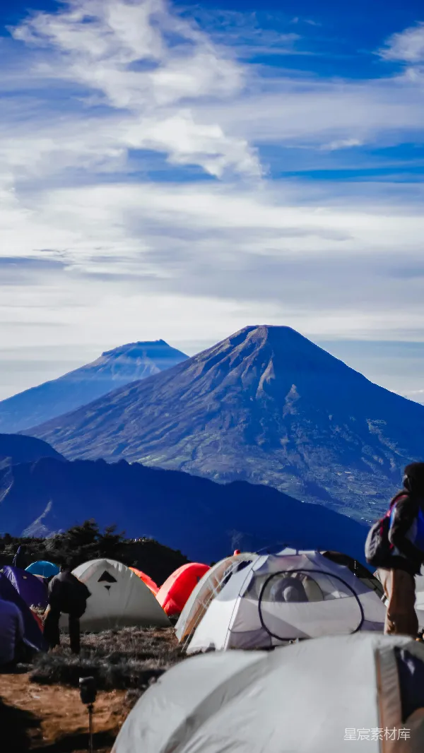 高清摄影 徒步登山露营