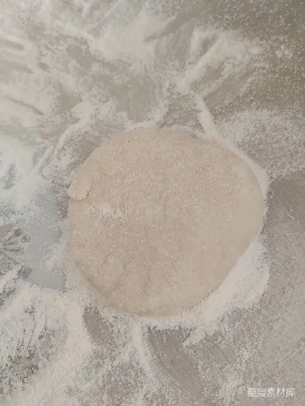 元素素材 面粉中的面团