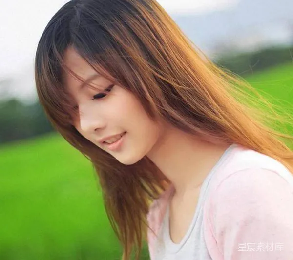 元素素材 阳光下的微笑女孩