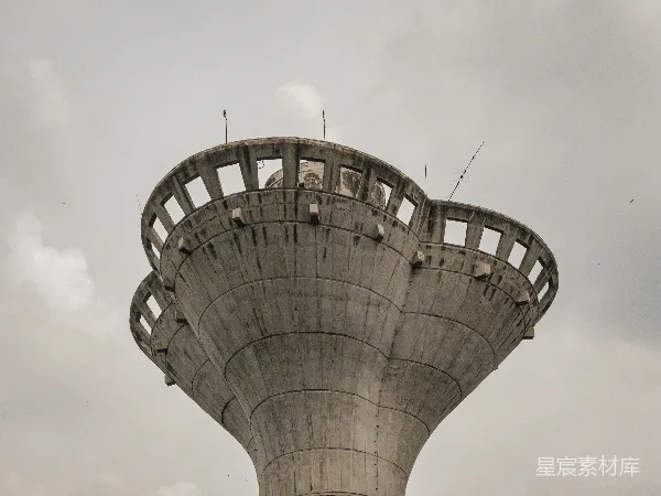 高清摄影 云中的工业塔