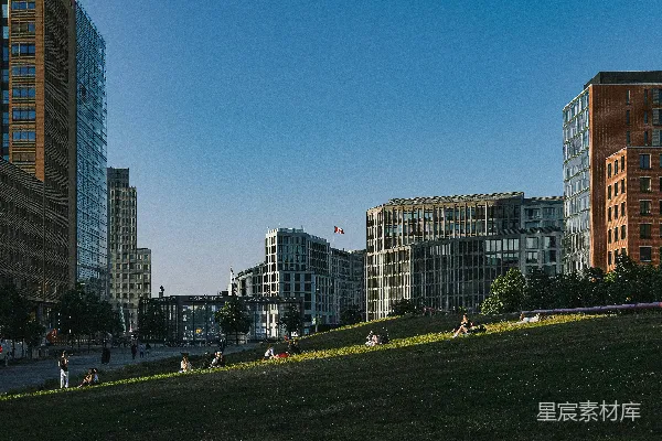 高清摄影 城市中的绿地与建筑