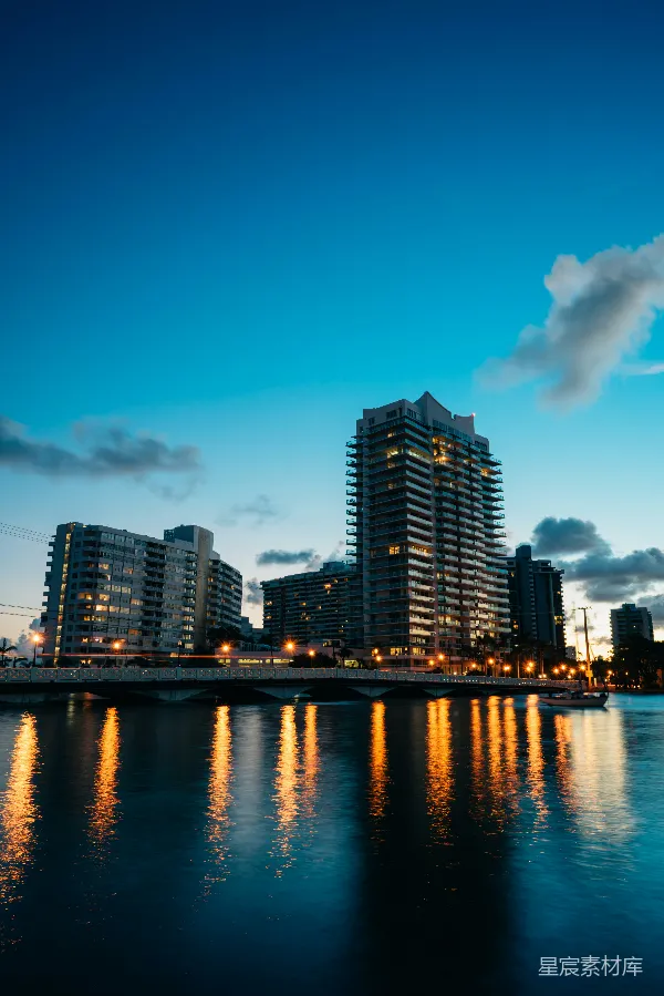 高清摄影 城市夜景中的水岸之景