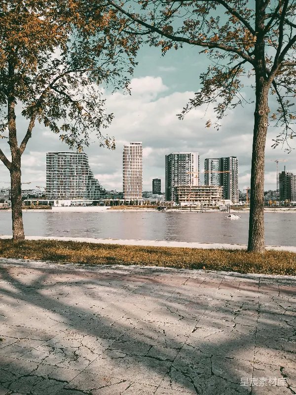 高清摄影 城市河边的秋日风景