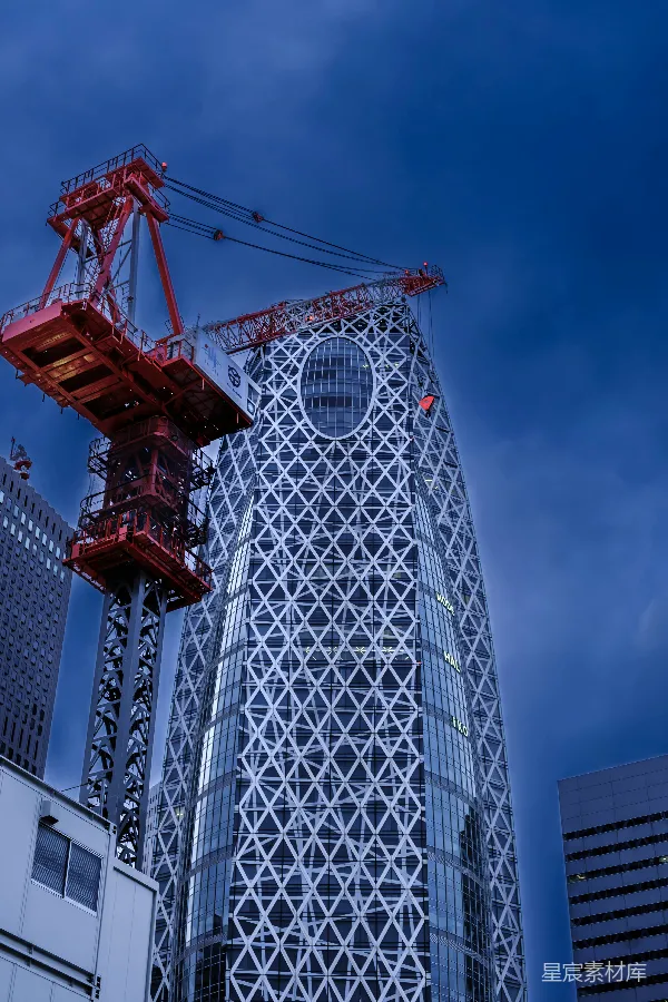 高清摄影 东京现代建筑与起重机