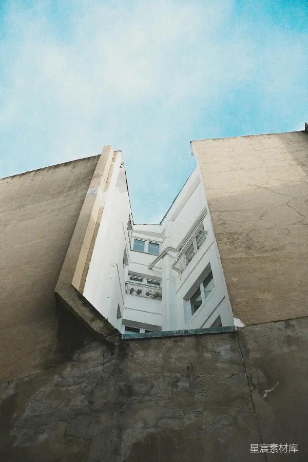 高清摄影 错位的建筑：现实与幻觉的交织