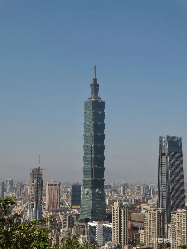 高清摄影 台北101与城市天际线
