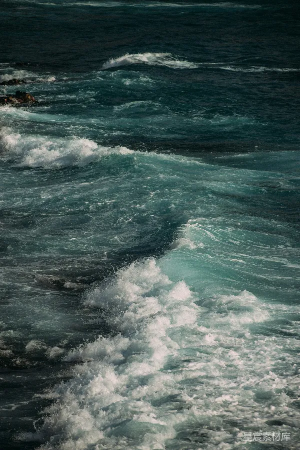高清摄影 海浪拍岸的瞬间