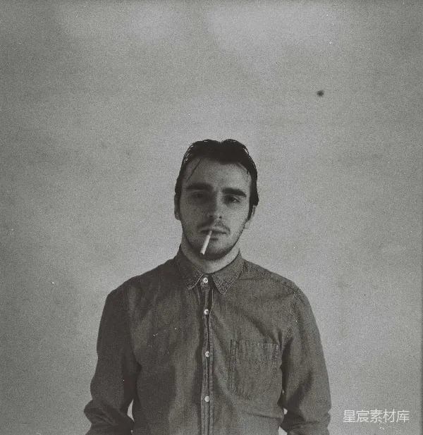 高清摄影 黑白肖像：烟雾缭绕