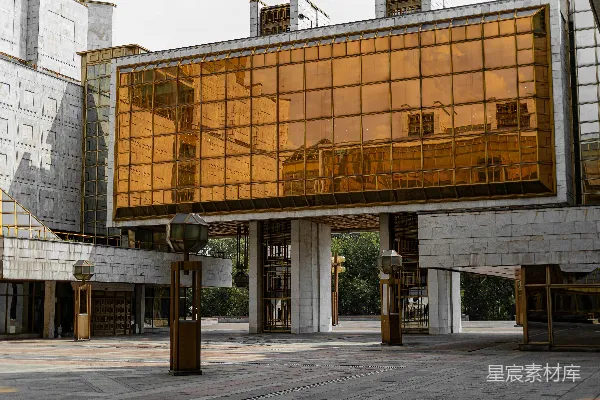 高清摄影 金色玻璃建筑的光影倒影