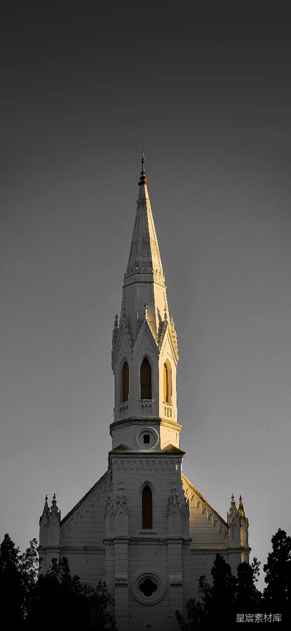 高清摄影 夕阳下的教堂尖塔