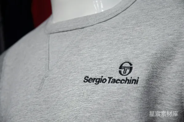 高清摄影 Sergio Tacchini品牌T恤胸前刺绣