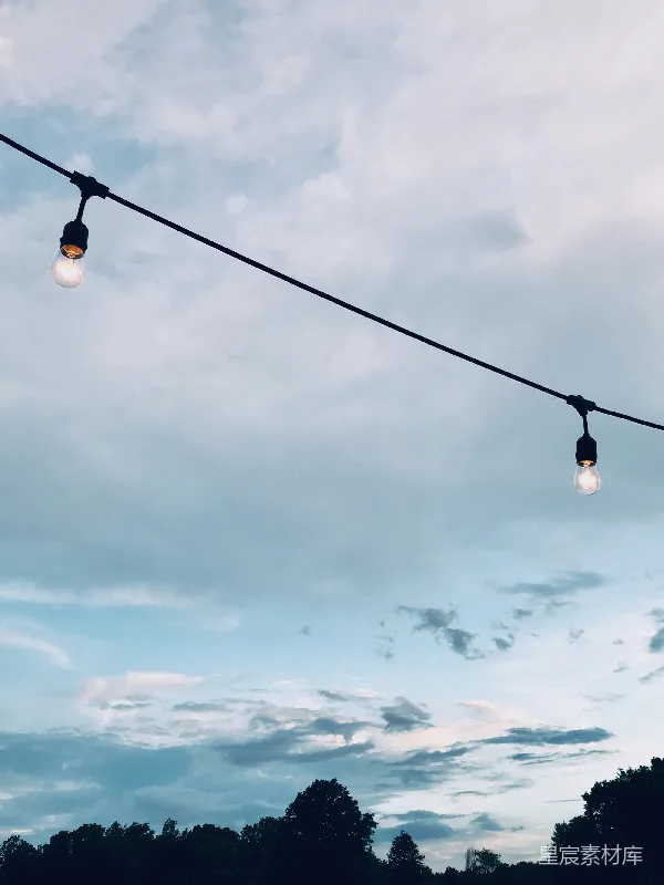 高清摄影 户外灯与天空