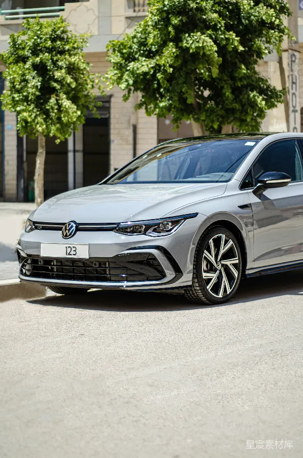 高清摄影 现代都市中的Volkswagen
