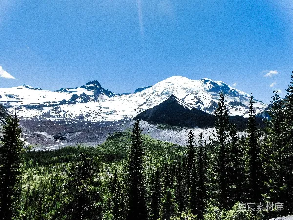 高清摄影 雪山与森林的壮丽景色