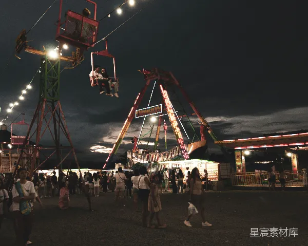 高清摄影 夜幕下的游乐场