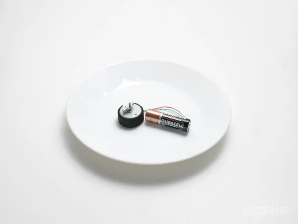 高清摄影 电池与电机的简单组合