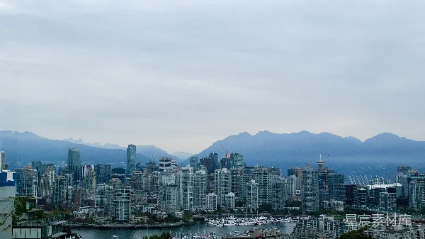 高清摄影 云雾缭绕的城市与山景