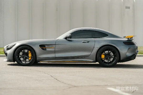 高清摄影 AMG GT R跑车侧面特写