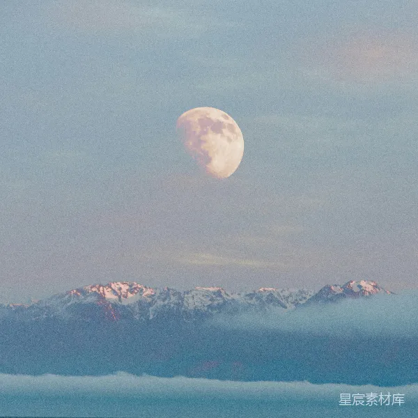 高清摄影 月升雪山