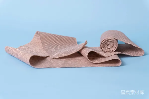 高清摄影 浅色弹力带：柔软与实用的结合