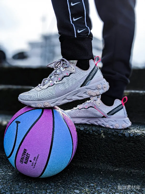高清摄影 Nike React Element 55 鞋款搭配篮球
