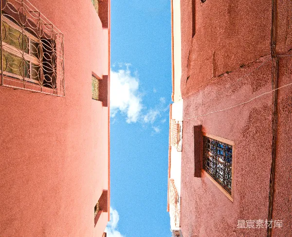 高清摄影 粉墙蓝天下的建筑