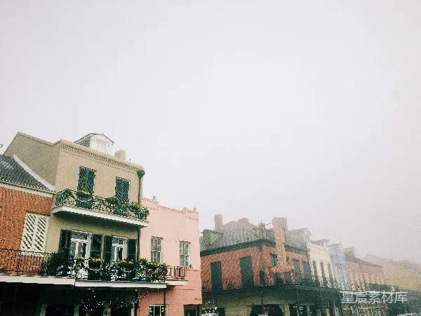 高清摄影 雾中古色建筑街景
