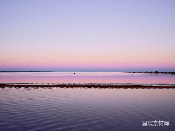 高清摄影 日出时分的宁静湖畔