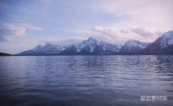 高清摄影 雪山倒影湖面宁静