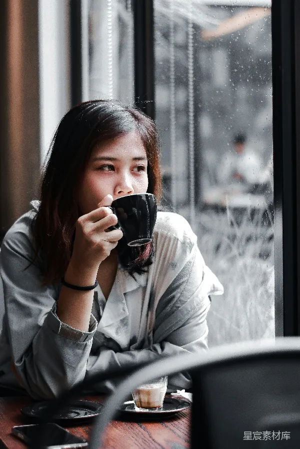 高清摄影 雨中咖啡时光