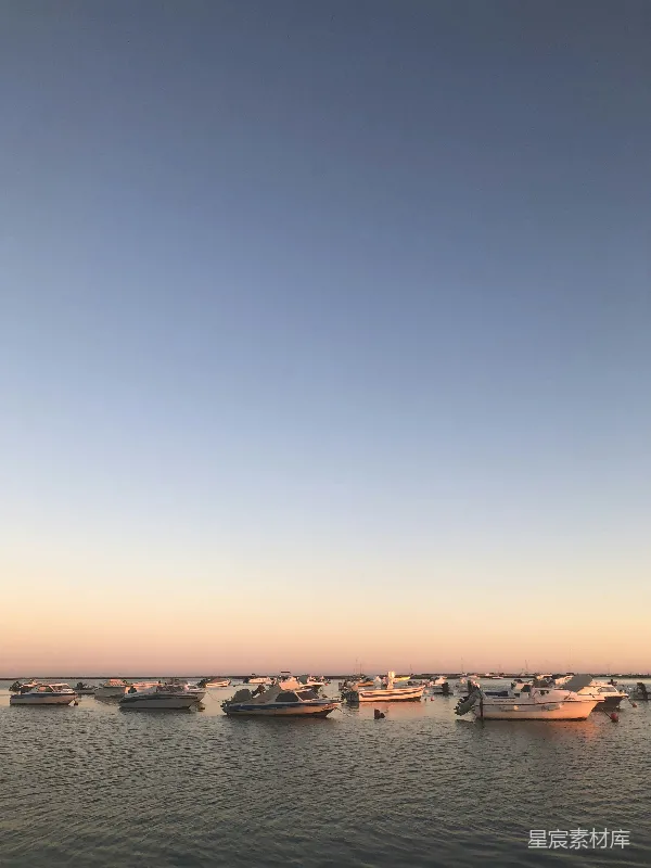 高清摄影 夕阳下的宁静海港