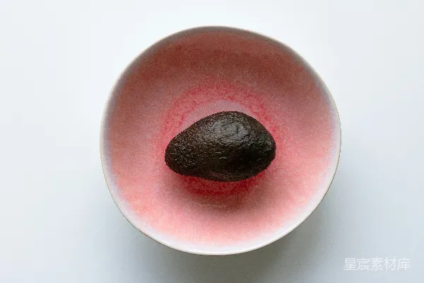 高清摄影 粉色碗中的鳄梨