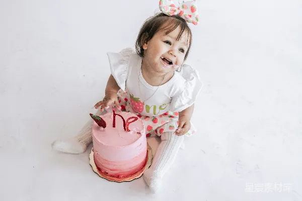 高清摄影 萌娃生日蛋糕趴